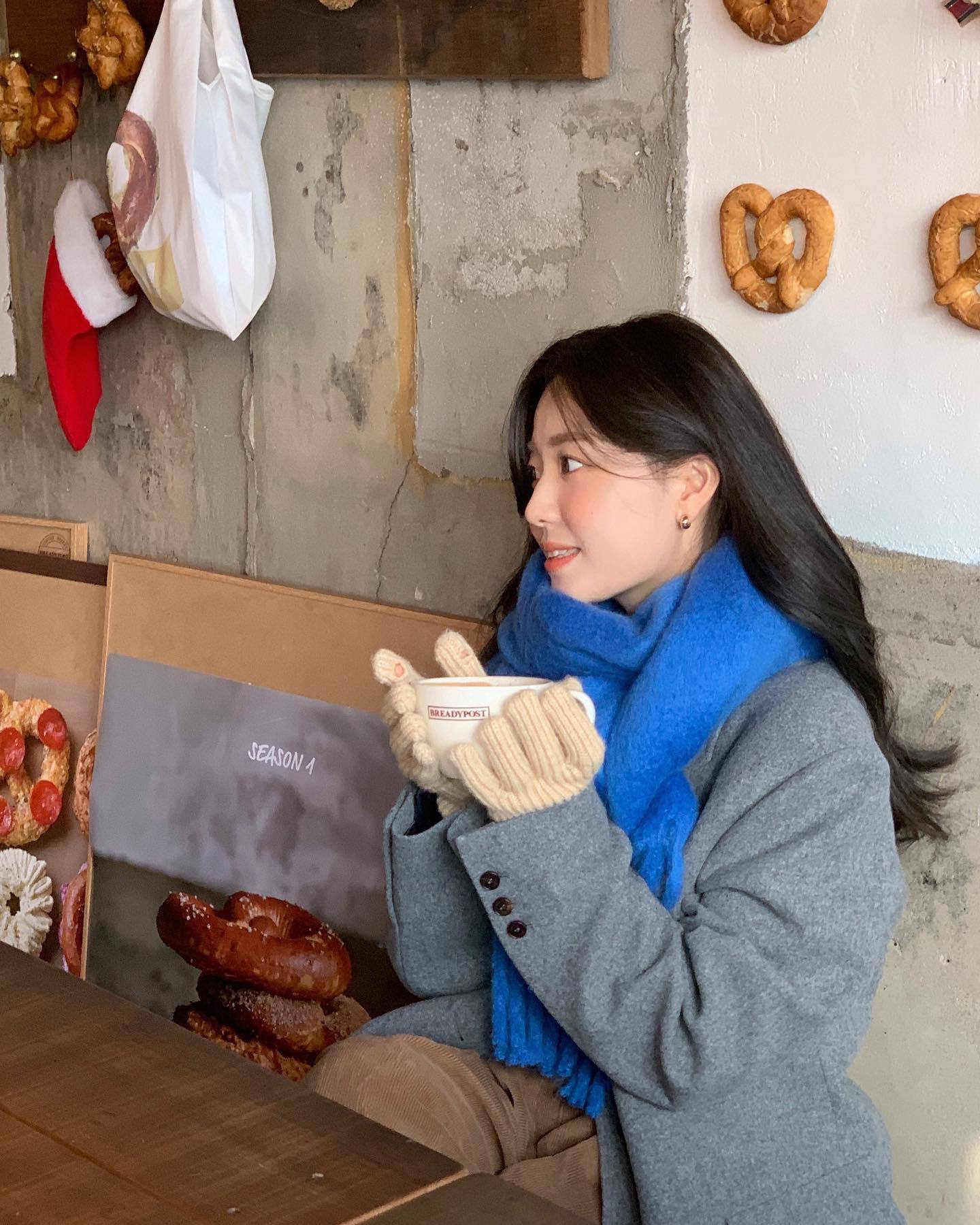 2pc Luxuriously Soft Winter Scarf with Tassel Fringe - Ultra Cozy & Warm Neck Wrap(Mint)