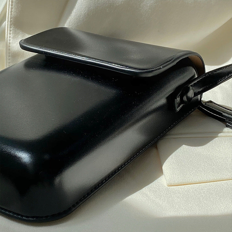 Brown Stylish Women's Crossbody Phone Bag – Compact Vertical PU Leather Mini Shoulder Bag with Magnetic Closure (Adjustable Strap)