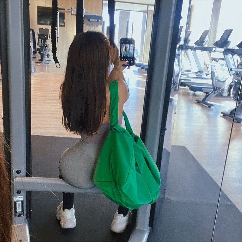 Green Large-Capacity Nylon Sports Fitness Bag(42x27x23cm) - Multi-functional Yoga Training & Travel Duffel, Waterproof Solid Color