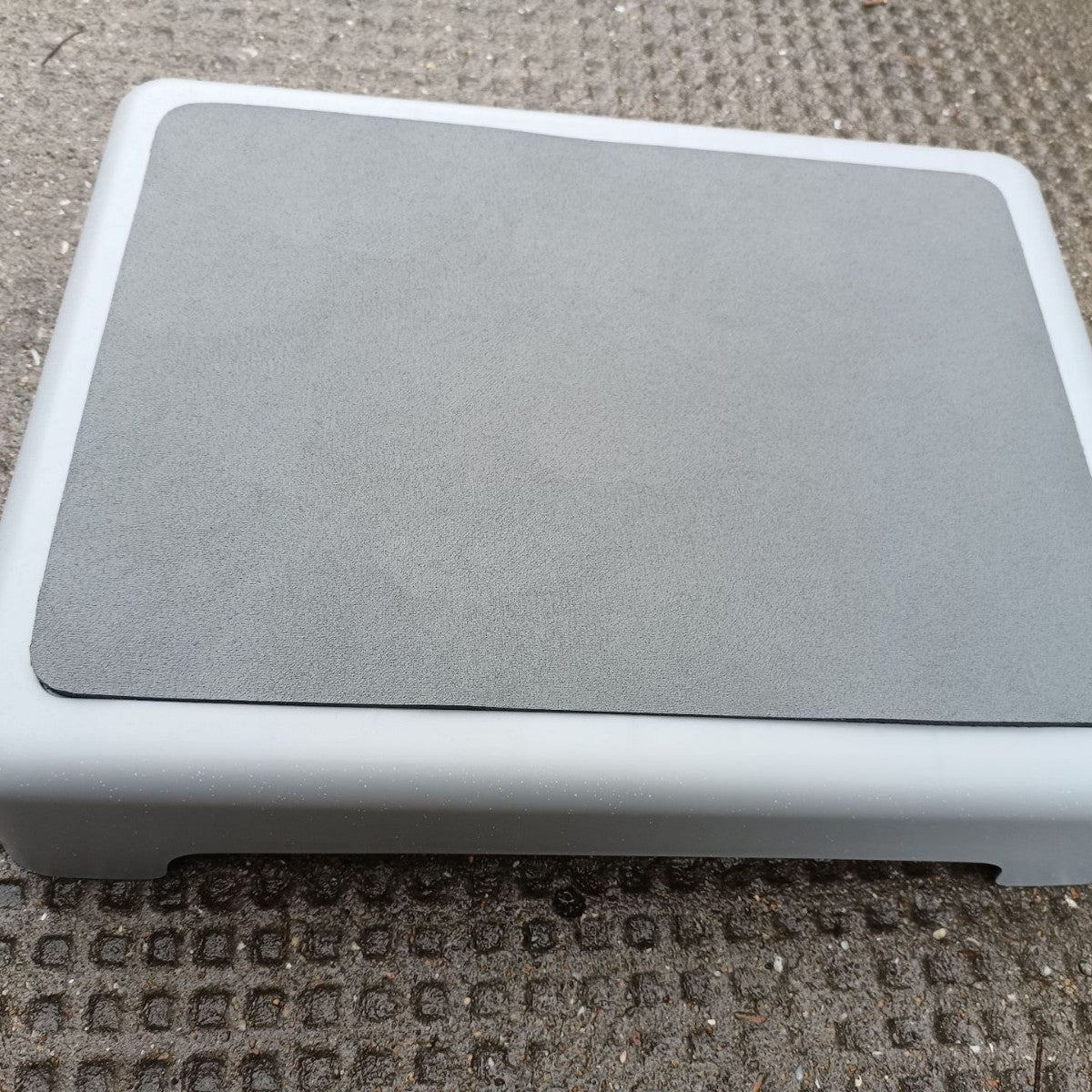 Portable Outdoor Half Step Stool Mobility Aid with Absorbent Non-Slip Grey Mat Compact 43x33cm White Base for Bath & Car