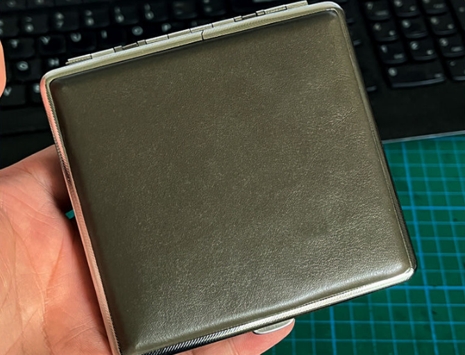 Genuine Leather Cigarette Case Holder 20 Stick Capacity Retro Vintage Style Stainless Steel Frame Pocket Box Mens Gift Dark Green