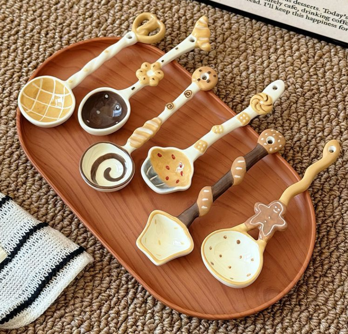 Croissant Scoop Creative Hand-Painted Ceramic Spoon - Cute Cartoon Bakery Series Long Handle Soup Spoon - High-Quality Underglaze Tableware for Desserts and Coffee