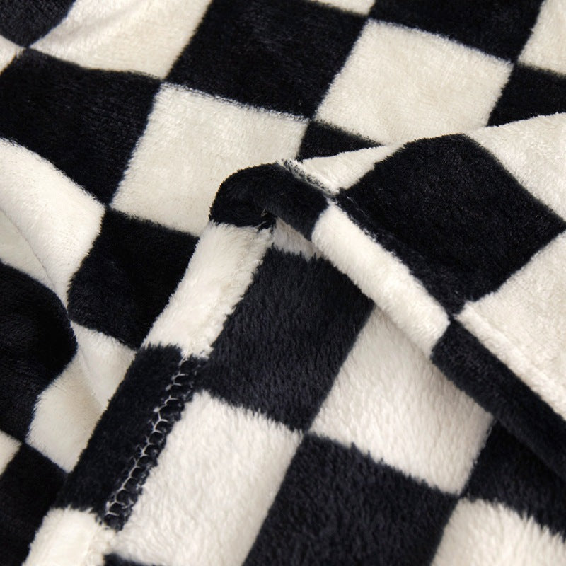 Black and white check Double-Sided Plaid Fleece Blanket – 100×150cm Machine Washable, No-Shedding Flannel Throw for Office, Air Conditioning & Nap Use