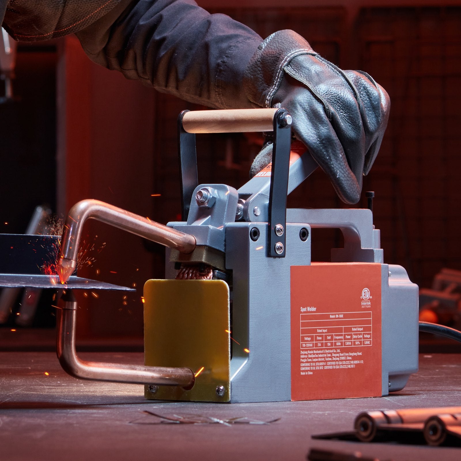 VEVOR Portable Spot Welder, 1/8-inch Thick Spot Welder Machine with 8KVA Input Capacity, Handheld Welding Tip Gun Metal Sheet Spot Welding Machine for Carbon Steel, Aluminum Sheet