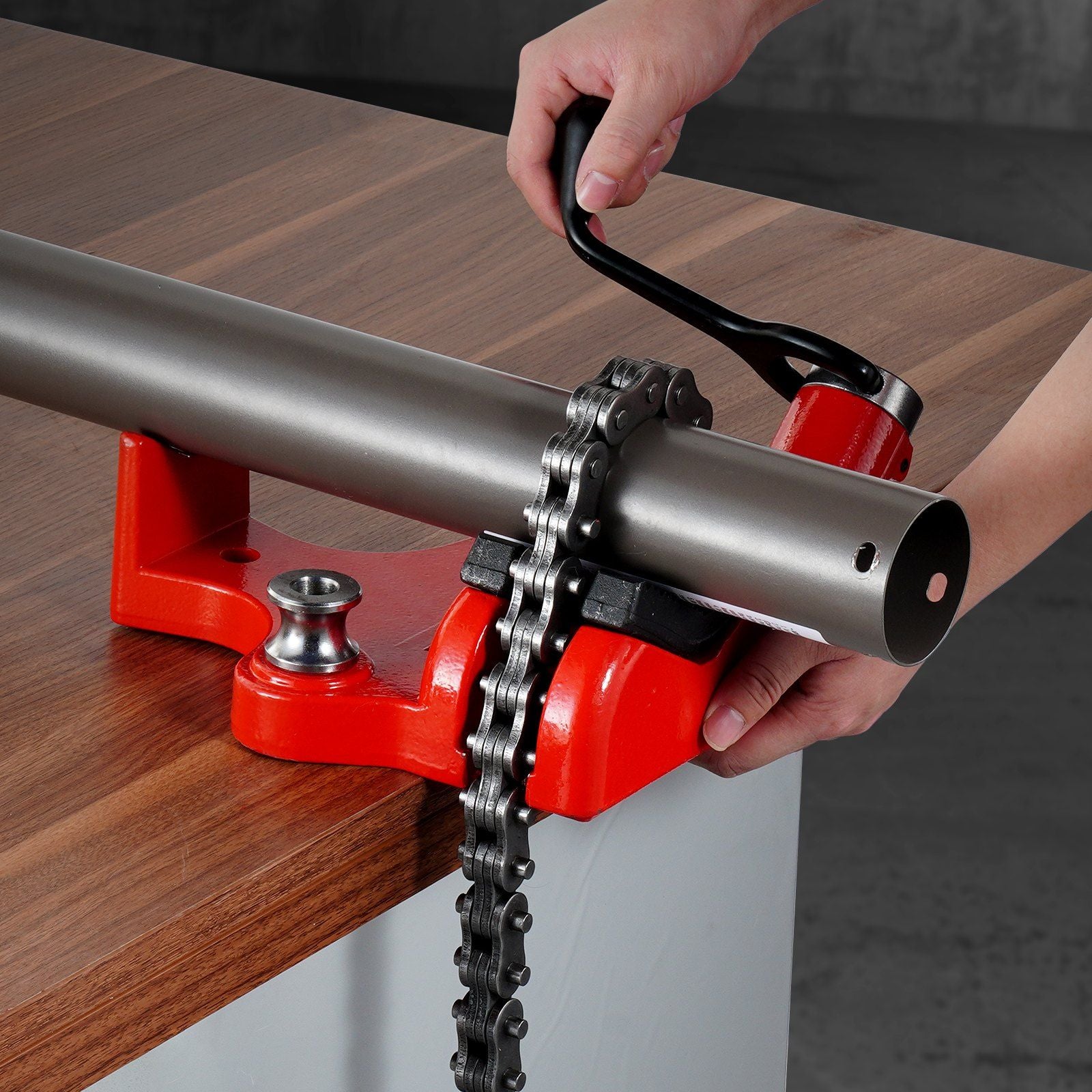 Heavy-Duty Pipe Chain Vise, 1/4" - 6" Pipe Capacity, 28" Rugged Chain & Cast Iron Base, Industrial-Grade Pipe Clamping for Plumbing, Automotive Repairs, Metalworking
