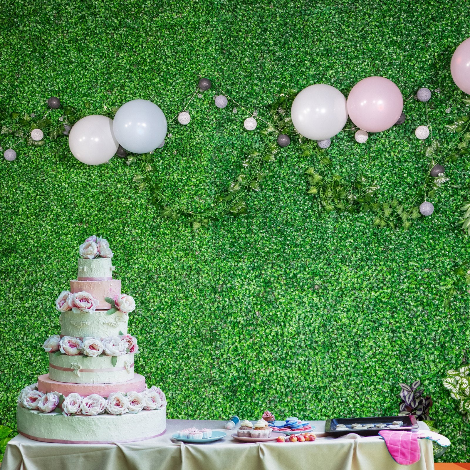 VEVOR 12PCS 10x10 inch Artificial Boxwood Panels, Boxwood Hedge Wall Mat,Artificial Grass Backdrop Wall, Privacy Hedge Screen UV Protected for Outdoor Indoor Garden Fence Backyard