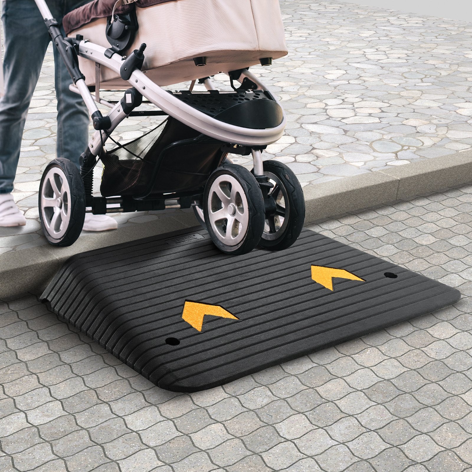 VEVOR Upgraded Rubber Threshold Ramp, 10.2 cm Rise Door Ramp with 1 Channel, Natural Rubber Car Ramp with Non-Slip Textured Surface, 15 tons Load Capacity Curb Ramp for Wheelchair and Scooter