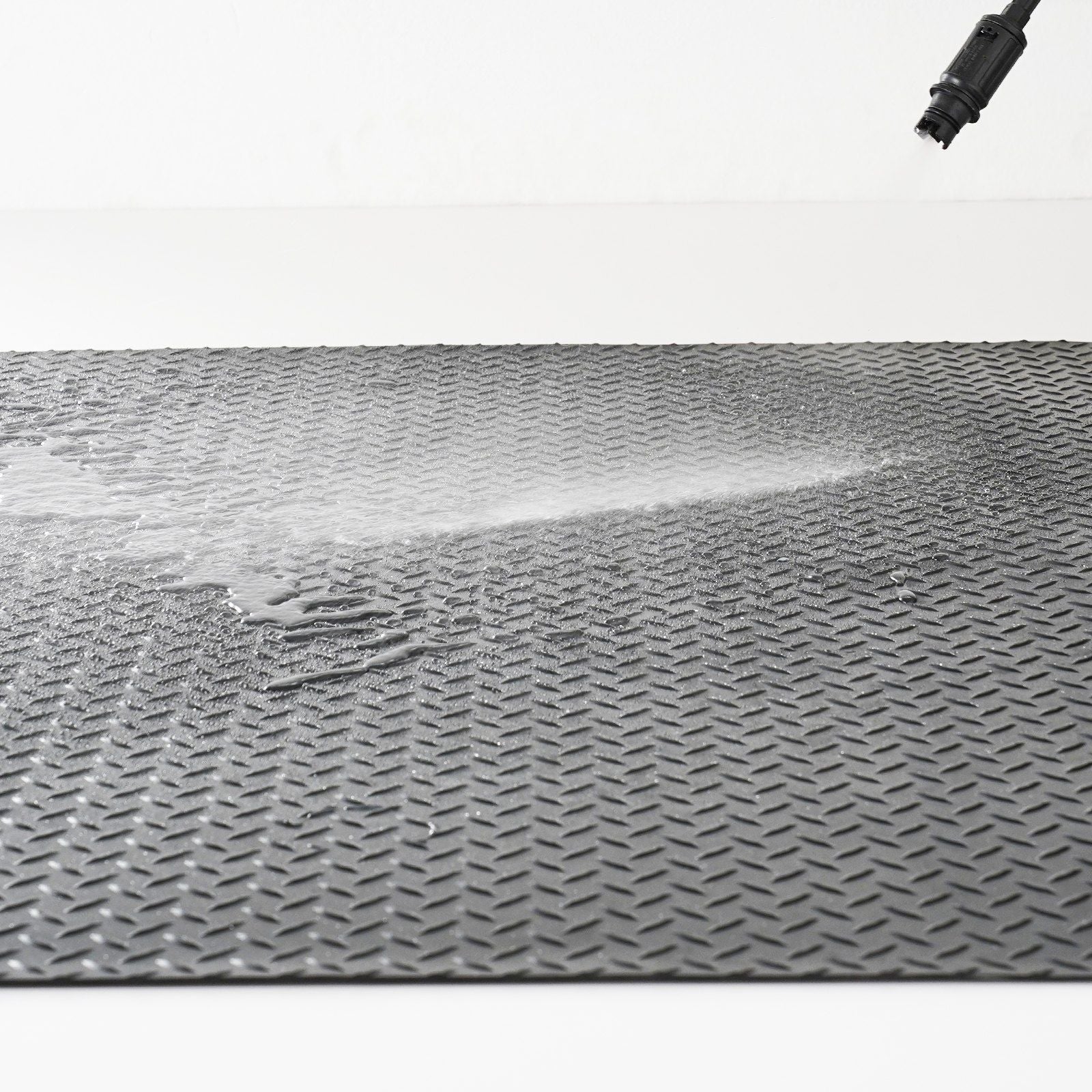 Diamond-Plate Rubber Flooring Roll, 3 mm x 4 ft x 10 ft Garage Floor Mat, SBR Rubber Garage Flooring Roll, Easy to Clean, Diamond Plate Rubber Mat for Under Cars, Garage Industry Gym, Black