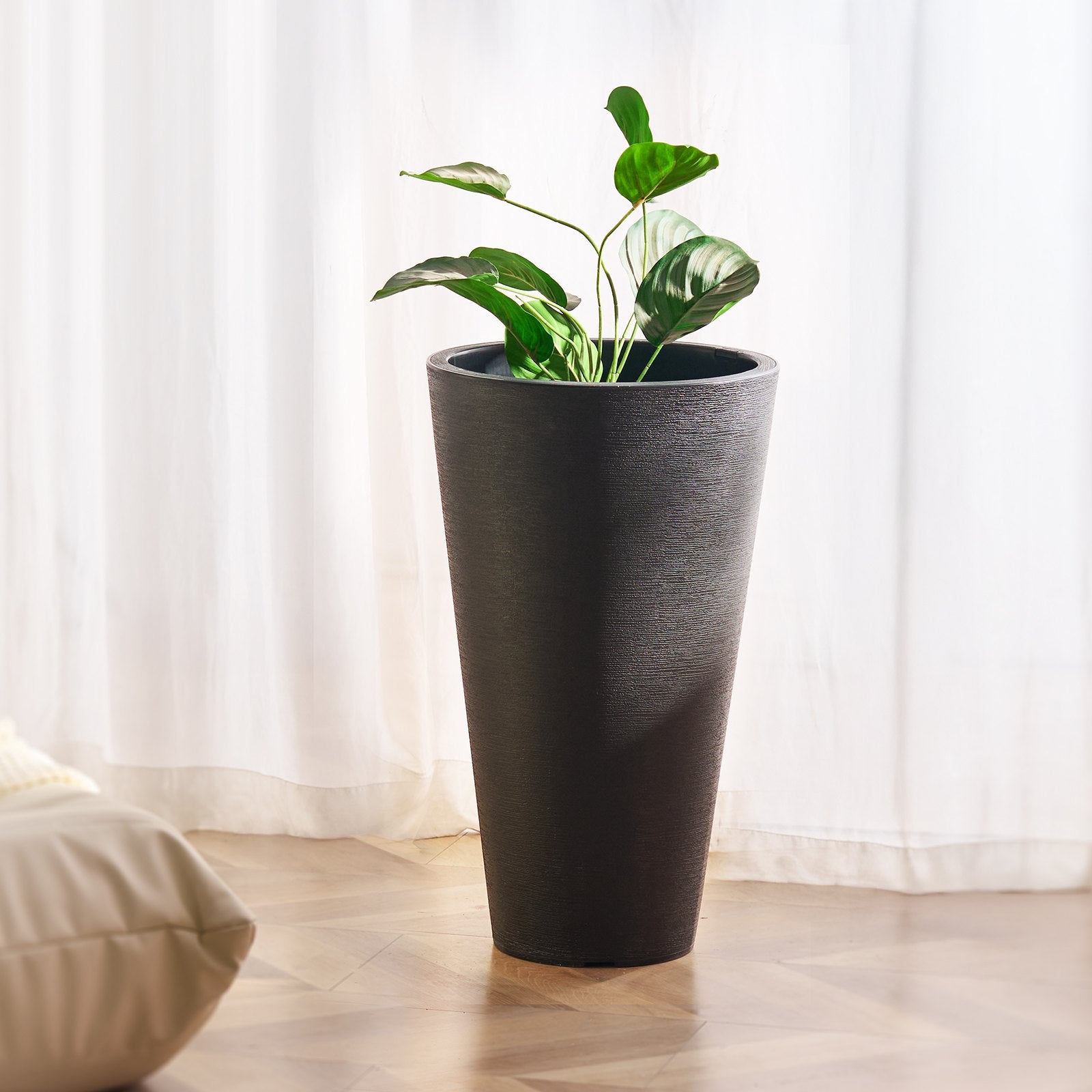 VEVOR Tall Planter, Set of 2 Tall Round Tapered Planters, 59 cm Large Modern Gardening and Flower Plastic Pots, Decorative Tall Black Planter with Drainage Hole, for Porch, Patio, Indoor & Outdoor