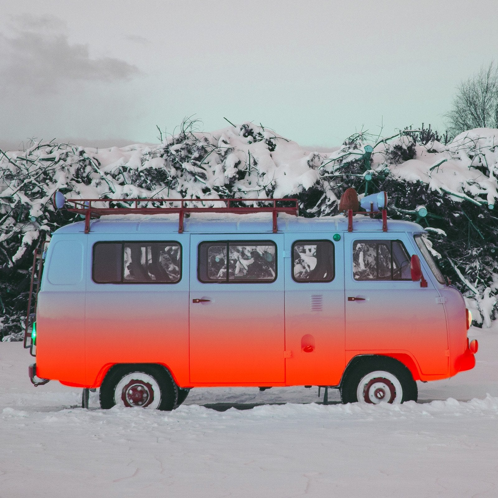 VEVOR Bluetooth App Control Diesel Air Heater, 12V 2KW Diesel Heater with Automatic Altitude Adjustment, Remote Control and LCD, Diesel Parking Heater for RV Trailer Camper Van Boat And Indoors