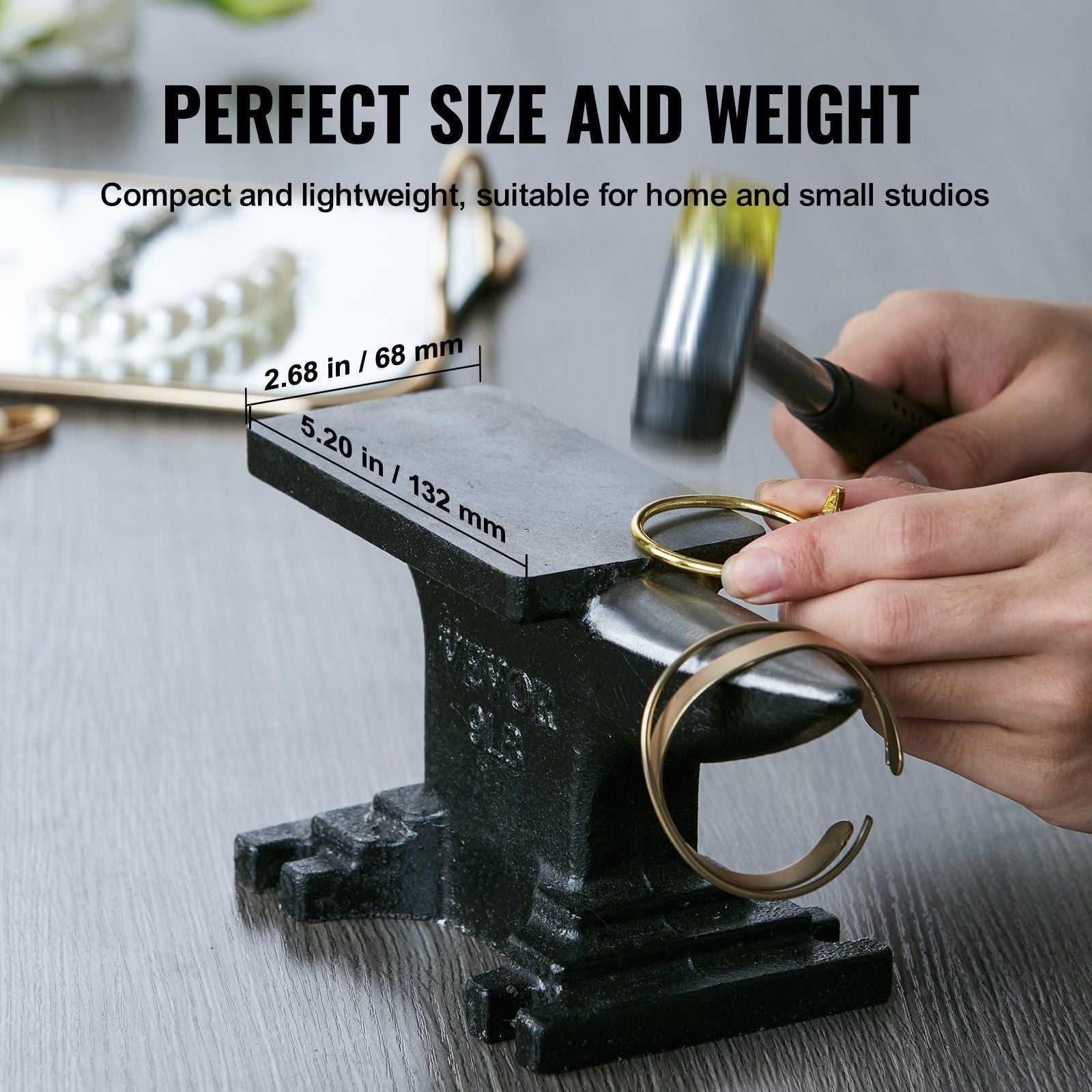 Single Horn Anvil, 8.8Lbs Cast Steel Anvil, High Hardness Rugged Round Horn Anvil Blacksmith, Compact Design and Stable Base, Forge Tools and Equipment, Metalsmith Tool for Bending and Shaping