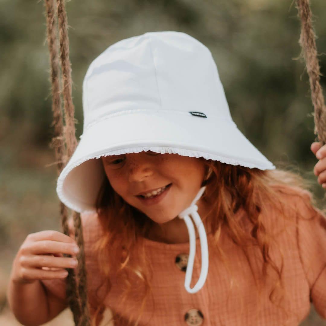 Bedhead Ponytail Bucket Hat - White Ruffle L-1954803155933990916