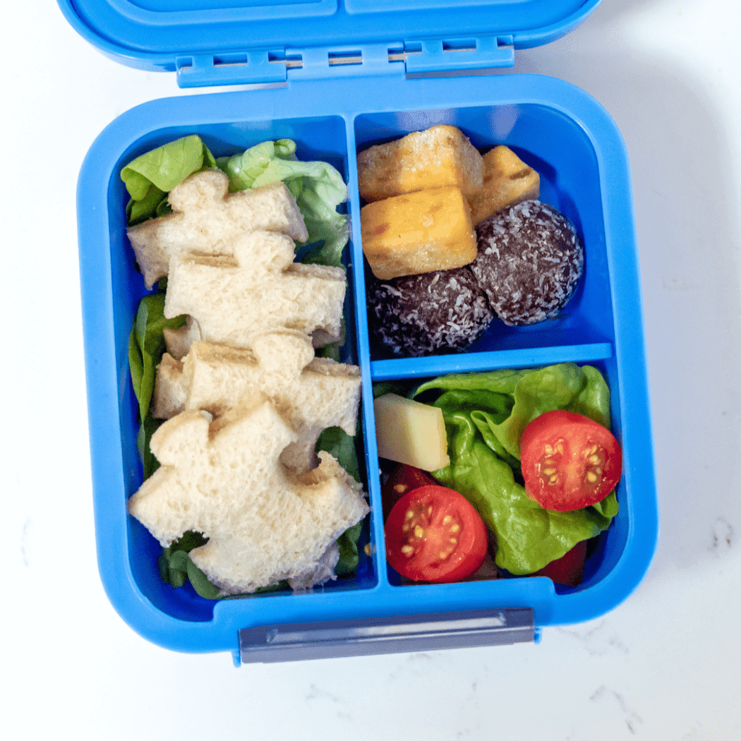 MONTII.CO Lunch Punch Sandwich Cutters | Puzzles-1954803119120584707