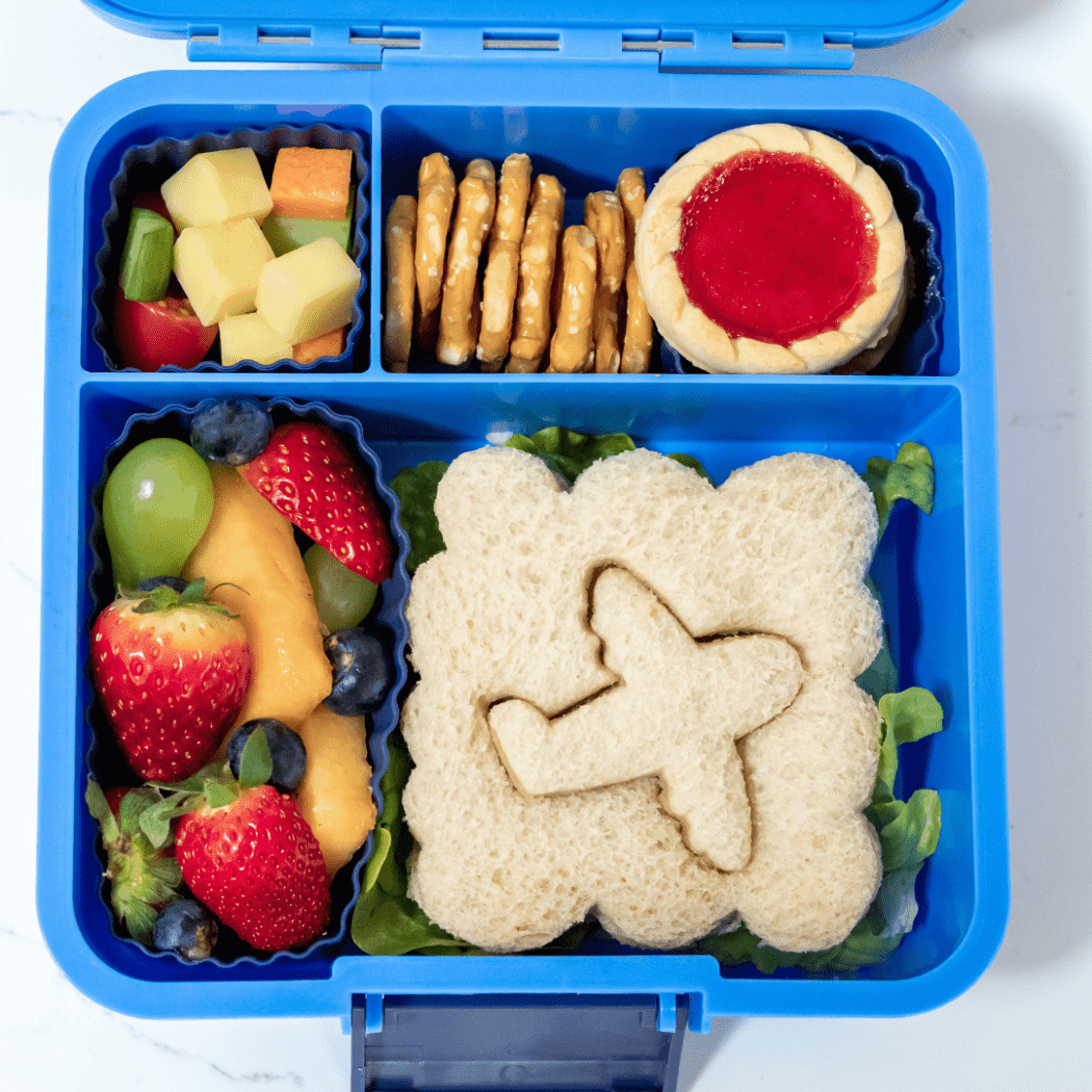 MONTII.CO Lunch Punch Sandwich Cutters | Transit-1954803117870682116