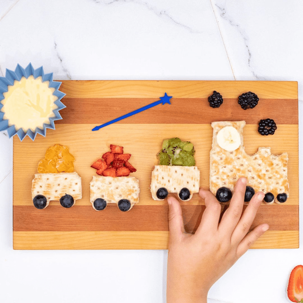 MONTII.CO Lunch Punch Sandwich Cutters | Transit-1954803117870682117