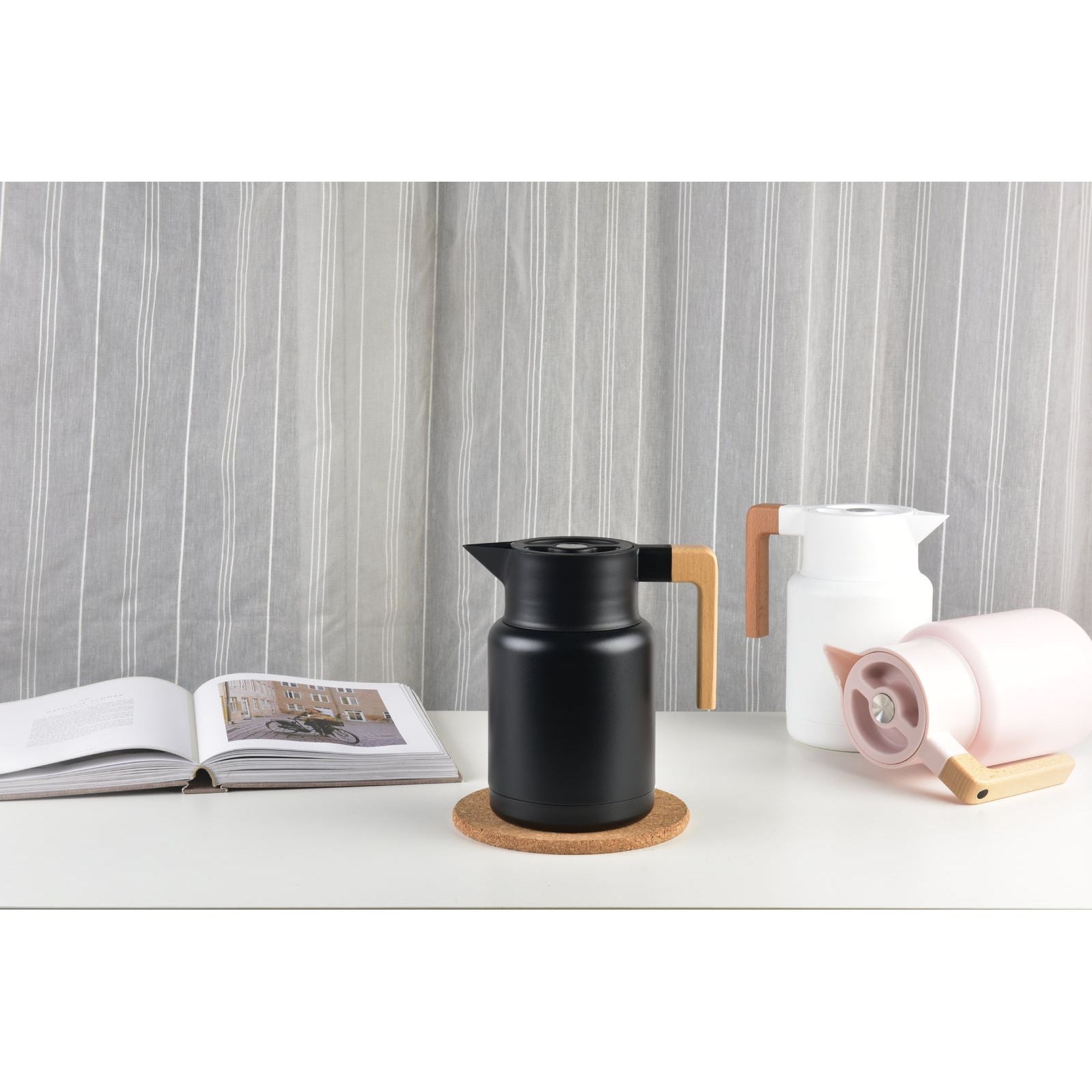 Kylin 304 Stainless Steel Japanese Vaccum Jug 1.3L - White