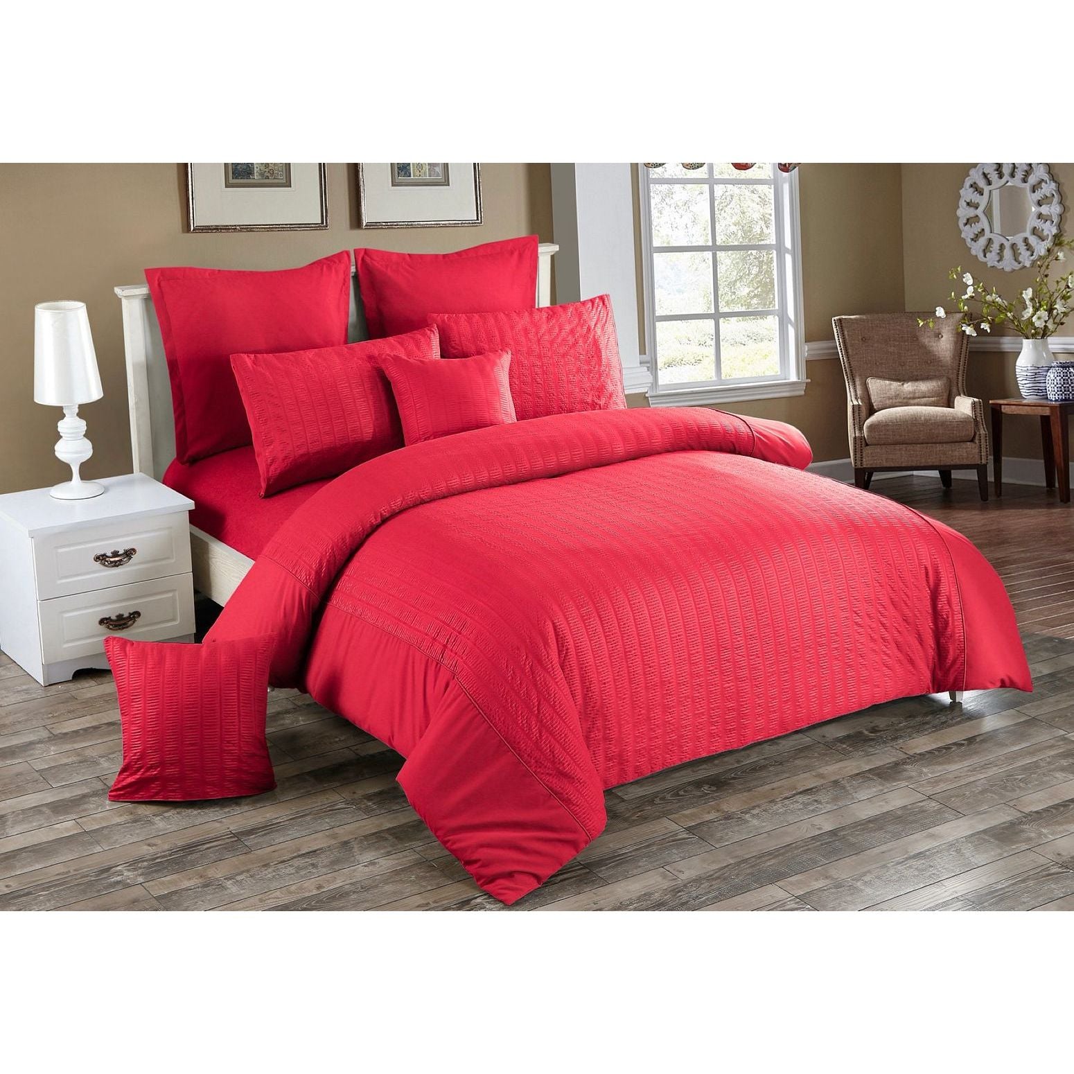 Seersucker King Size Quilt/Doona/Duvet Cover Set - Red