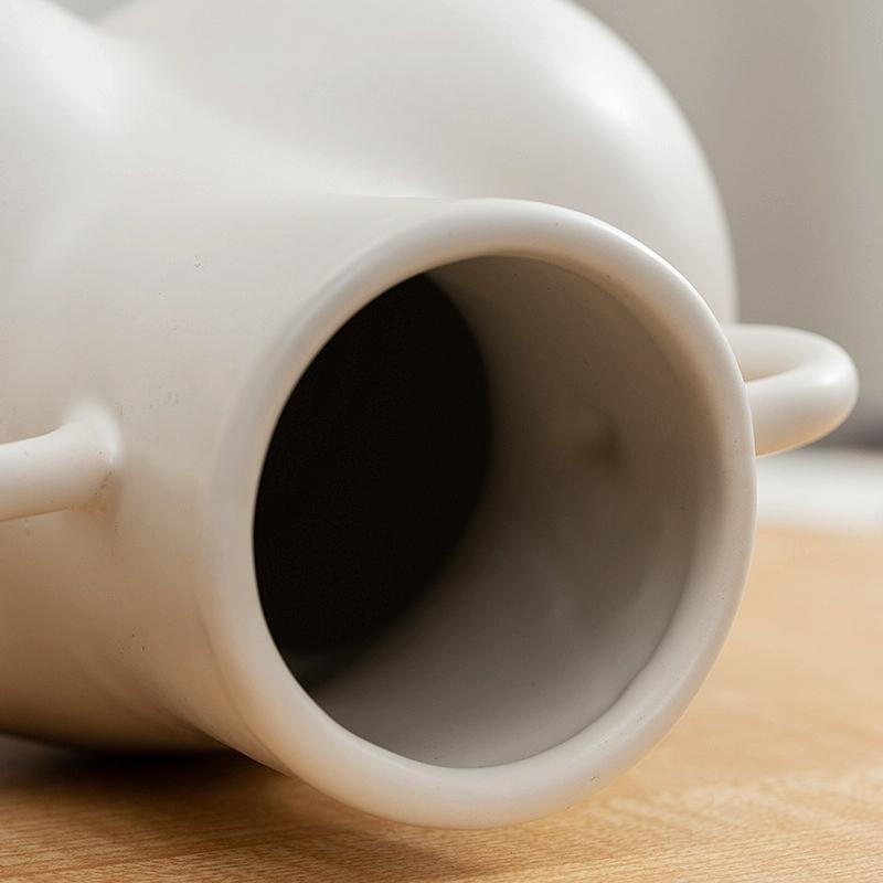 Small White Ceramic Vase For Home Decor With Dried Flower Design-1915197426973675525