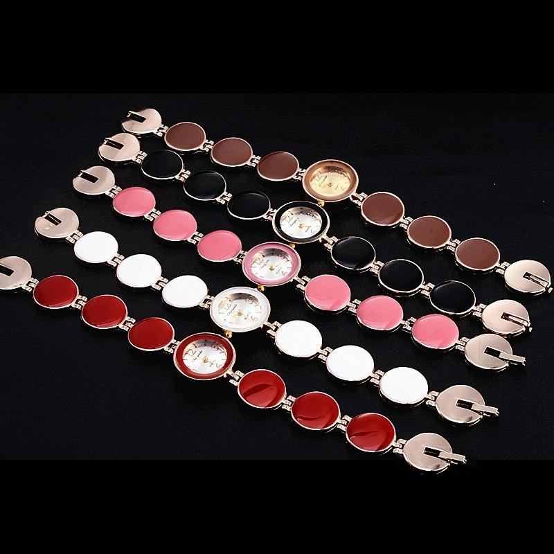 Black Round Dial Bracelet Quartz Wristwatch For Women-1962691923294687236