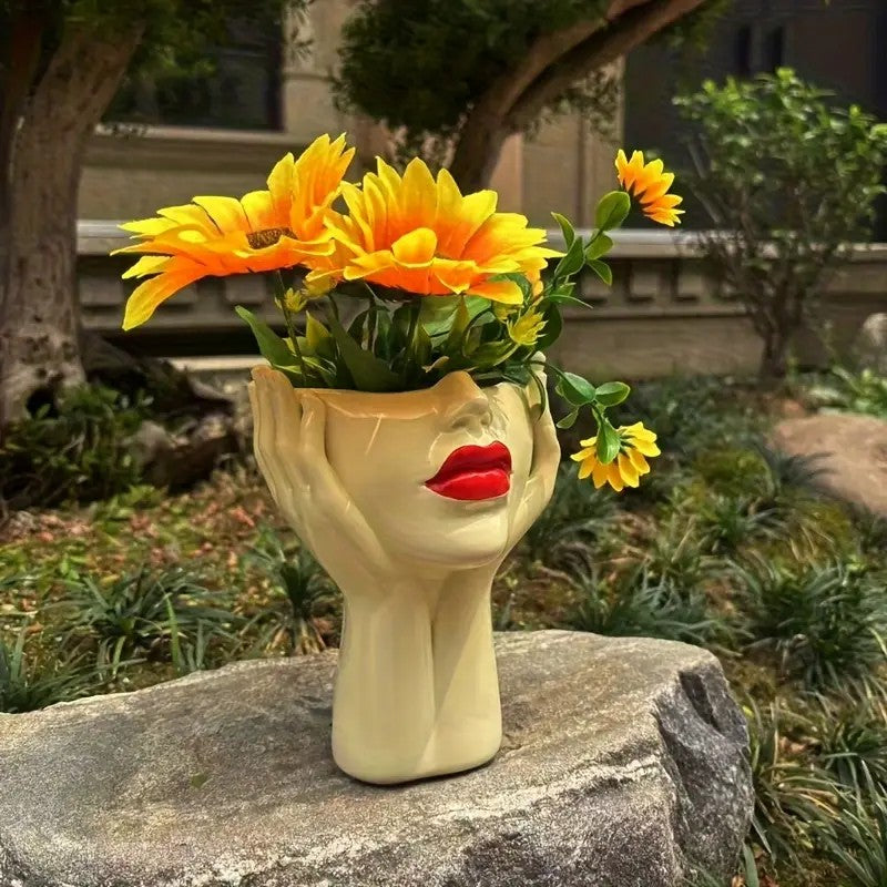 1 Piece Elegant Resin Makeup Brush Holder with Red Lips Design - Lightweight Synthetic Cosmetics Organizer Box, Standalone Desktop Storage Case for Bathroom or Dressing Table.Aesthetic "Gazing Lips" Resin Makeup Brush Holder — A Sculptural Vanity Tray for