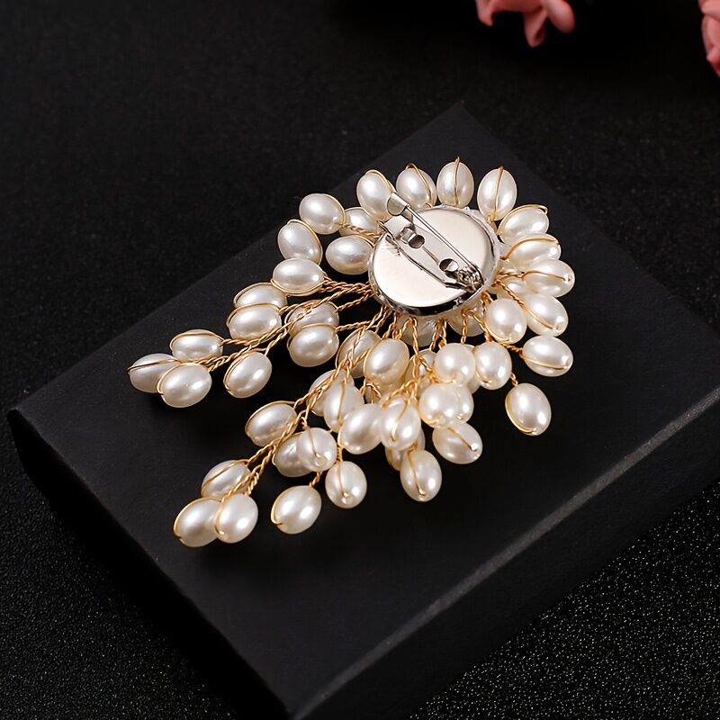 Pearl Firework Brooch, Elegant and Luxurious Corsage with a Sophisticated Sense of Style for Suits, Sweaters, Coats, and Outerwear Decoration Pin