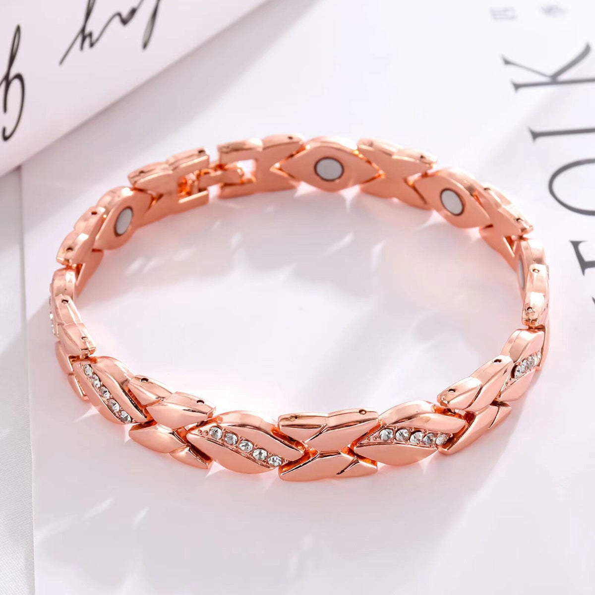 Christmas gift Stylish Ancient Copper Magnetic Therapy Bracelet with Diamond Accents - Enhance Health &amp; Elegance（Rose gold）