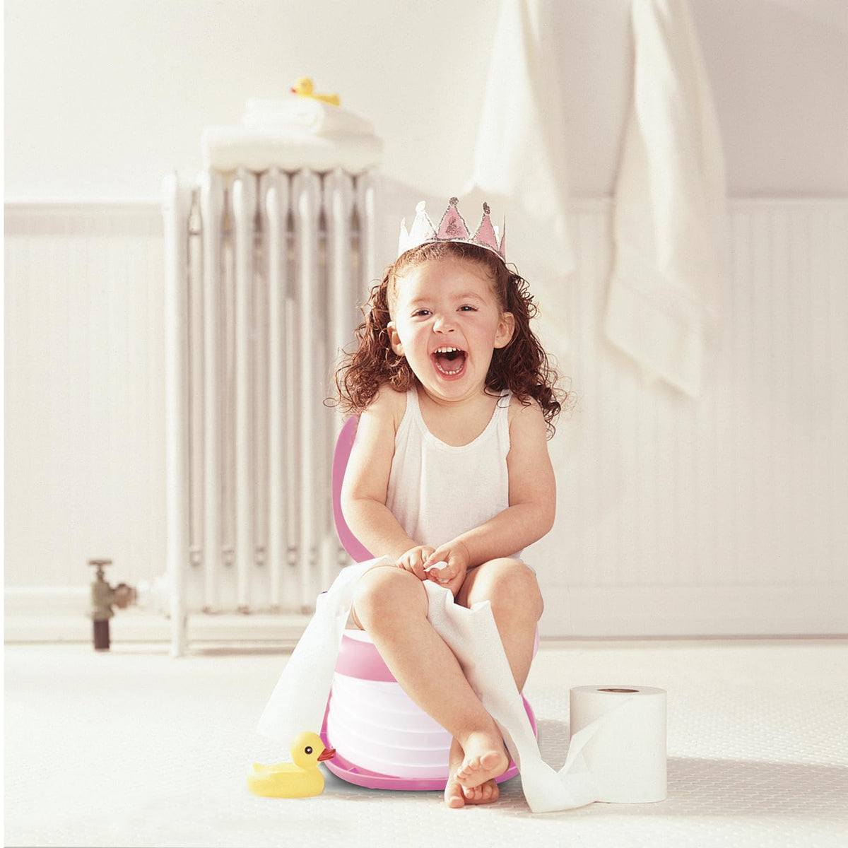 Portable Folding Potty for Toddlers – Compact Travel Toilet with Cat Design, Easy to Carry & Clean, Ideal for Home, Car, Camping, Outdoor Use (Pink)
