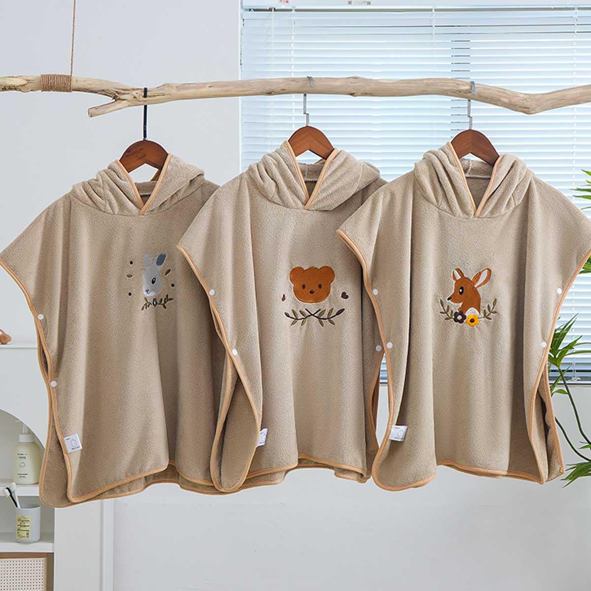 Ultra-Soft Hooded Bath Towel for Kids – Coral Fleece Poncho with Charming Animal Design, Quick-Dry Absorbent Robe for Bath, Pool, Beach (Deer)