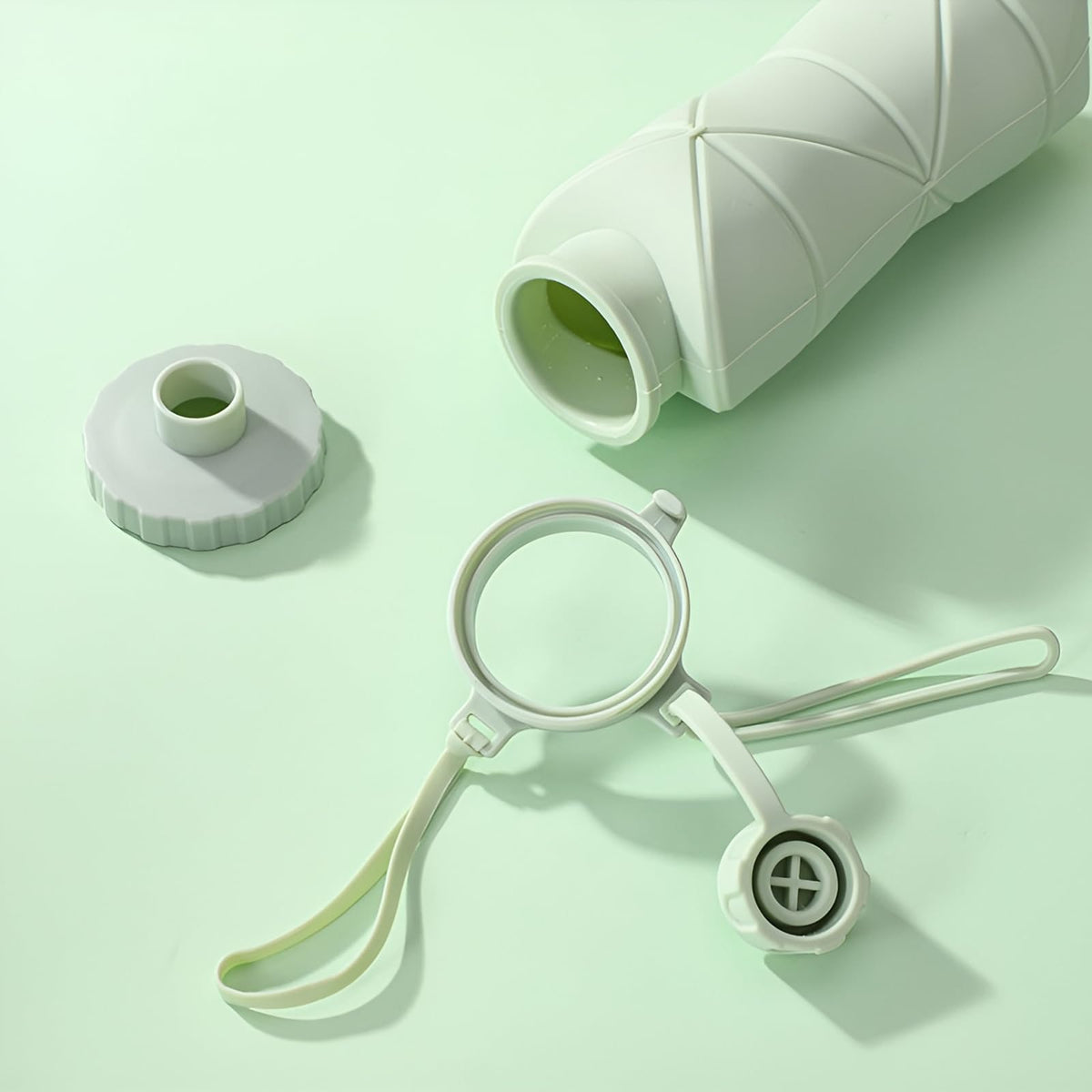 Collapsible Silicone Water Bottle 600ML – Foldable, Leak-Proof, BPA-Free, Portable Outdoor Sports Bottle with Carrying Strap – Compact Design for Hiking, Gym, Travel (Pink)