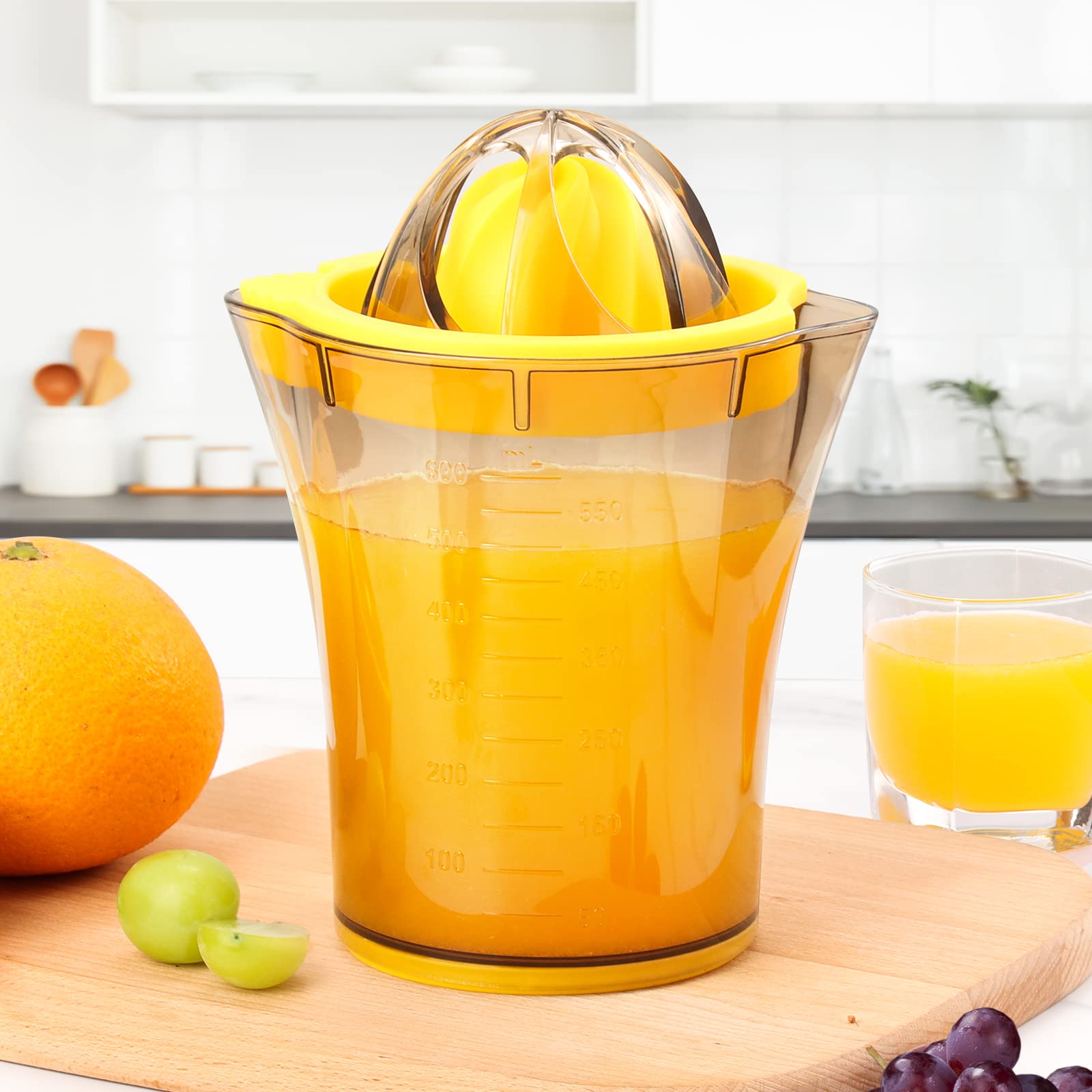 Handheld Citrus Juicer with Dual Reamer & 20oz Measuring Cup – Manual Lemon, Lime, Orange, Grapefruit Squeezer with Anti-Slip Base and Filtered Spout (Yellow)