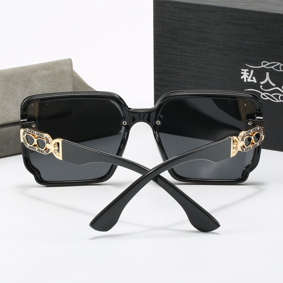 UV400 protective sunglasses can protect against ultraviolet rays and easily control various wearing styles. Cross-border explosions are discounted in a limited time!