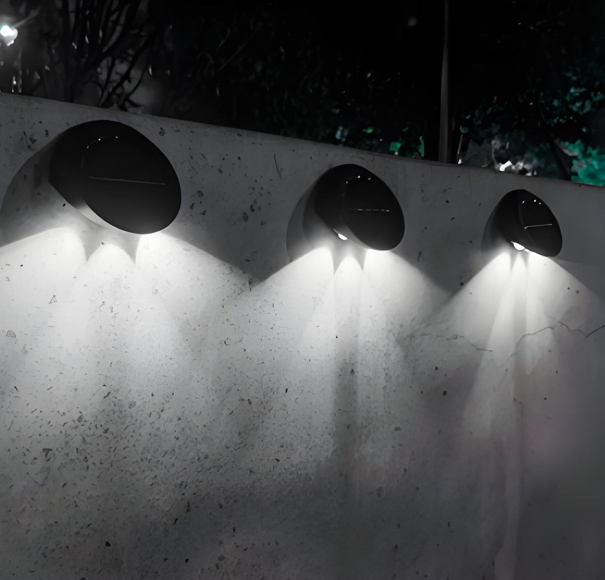 Solar Outdoor Wall Lights (4-Pack): IP44 Waterproof LED Sconces for Garden, Patio & Pathway Lighting（white light）