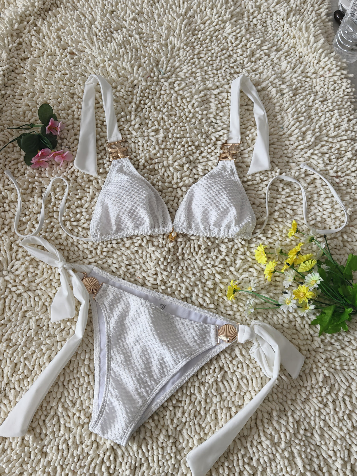 Three-Dimensional Pattern Fabric Bikini White Simple Metal Chain Swimsuit Sexy Deep V Tie Swimwear Size S