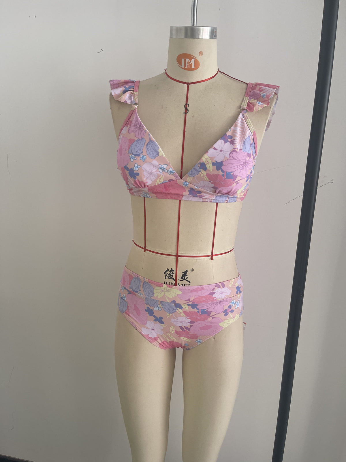 Chic Teenage Design Bikini Featuring Frill Details and Secure Fastening for Beach Days Size S