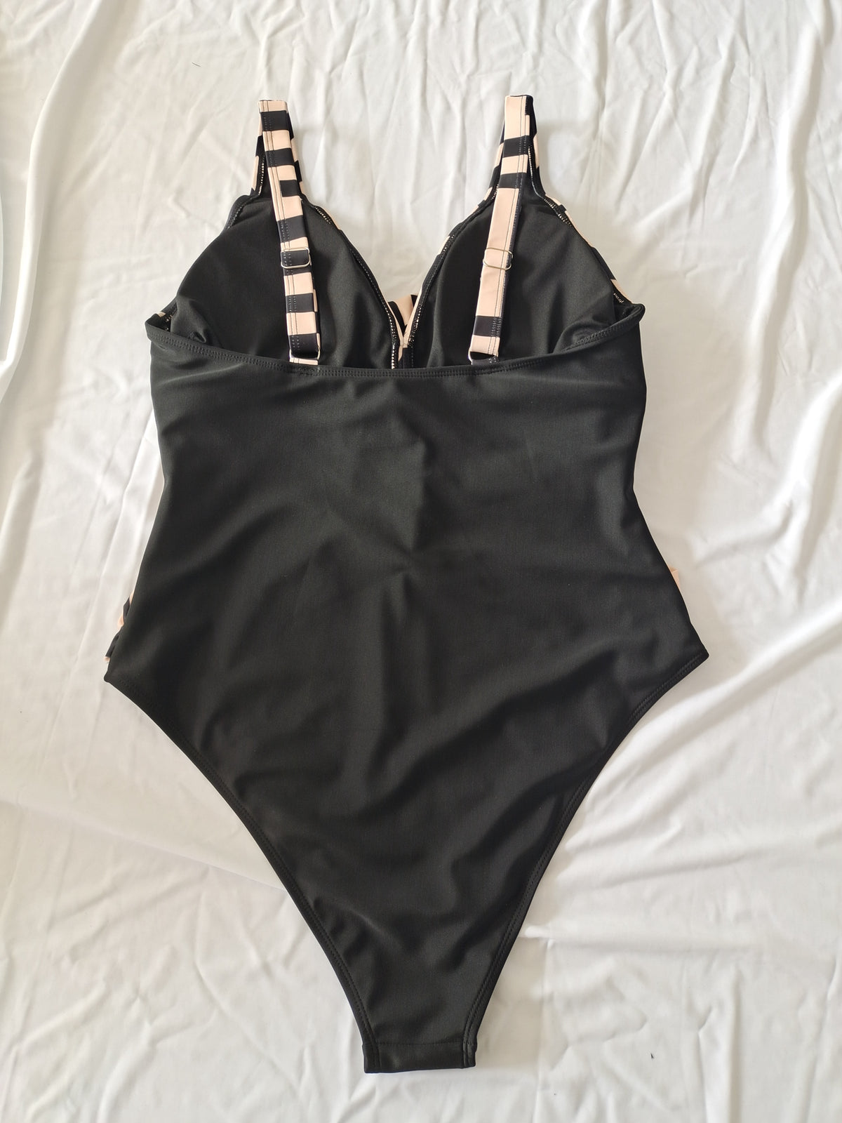 Plus Size One-Piece Deep V-Neck Swimsuit with Waist Tie Design Size 0XL