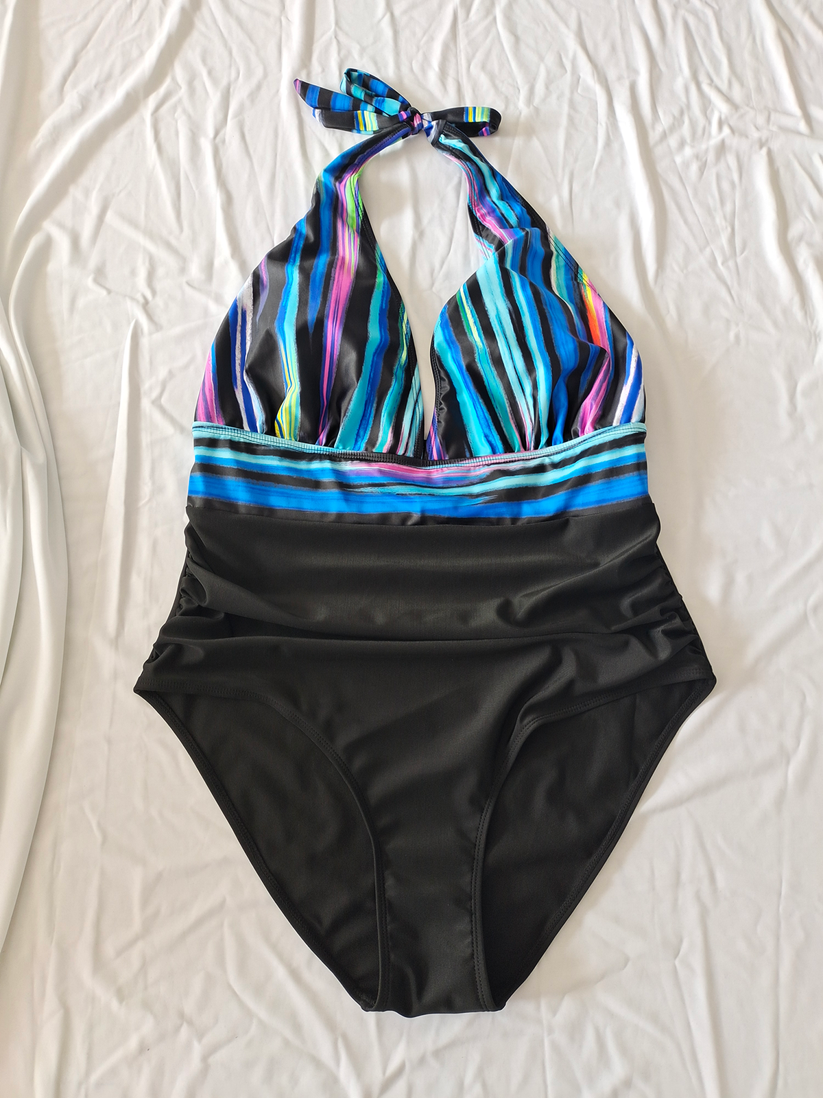 Fashionable One-piece Plus Size Swim Costume with Eye-catching Stripes Size 1XL