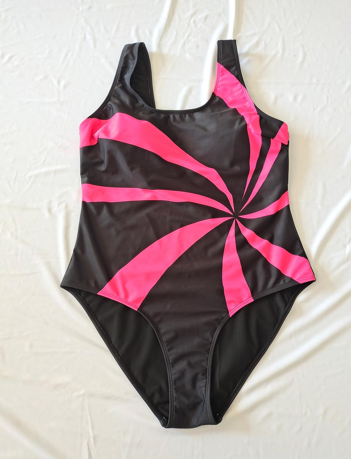 Minimalist Eye-Catching Contemporary Fit Plus-Size One-Piece Swimsuit Size 0XL