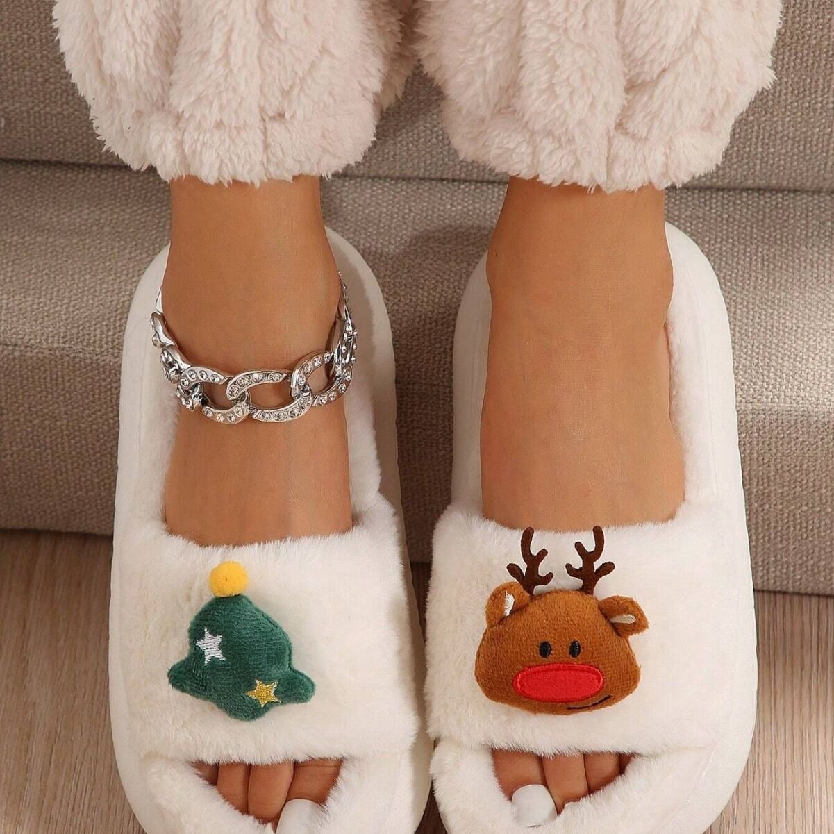 Christmas Cartoon Plush Slippers, Unisex Lightweight Thick-Soled Anti-Slip Fuzzy Slippers for Couples & Family(milky white)