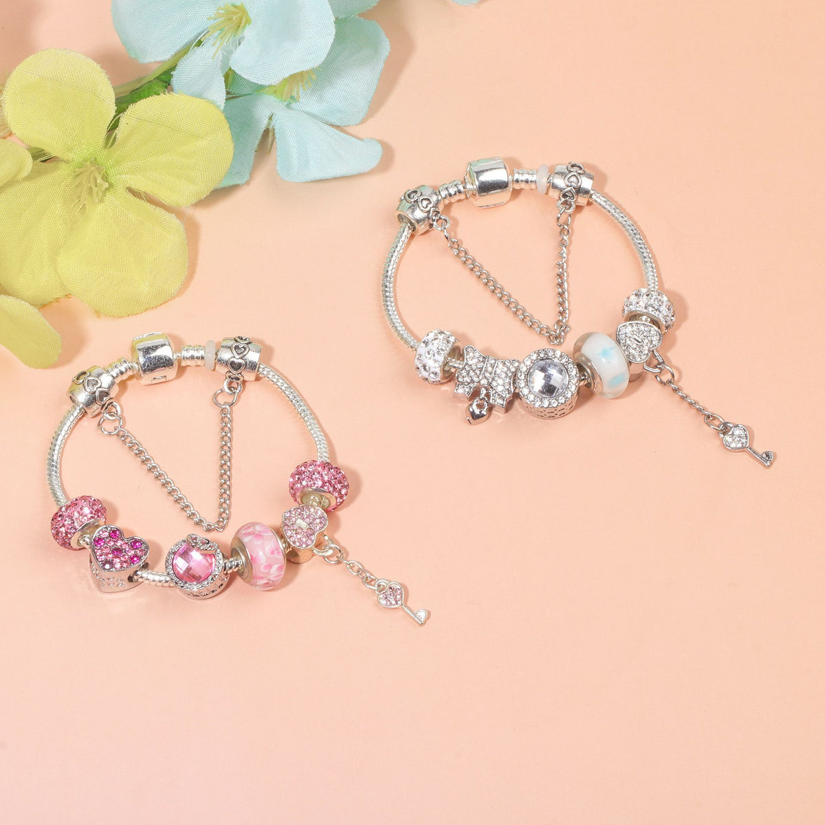 Classic Rhinestone-Inlaid Glass Bead Dreamcatcher Bracelet(pink-19cm)