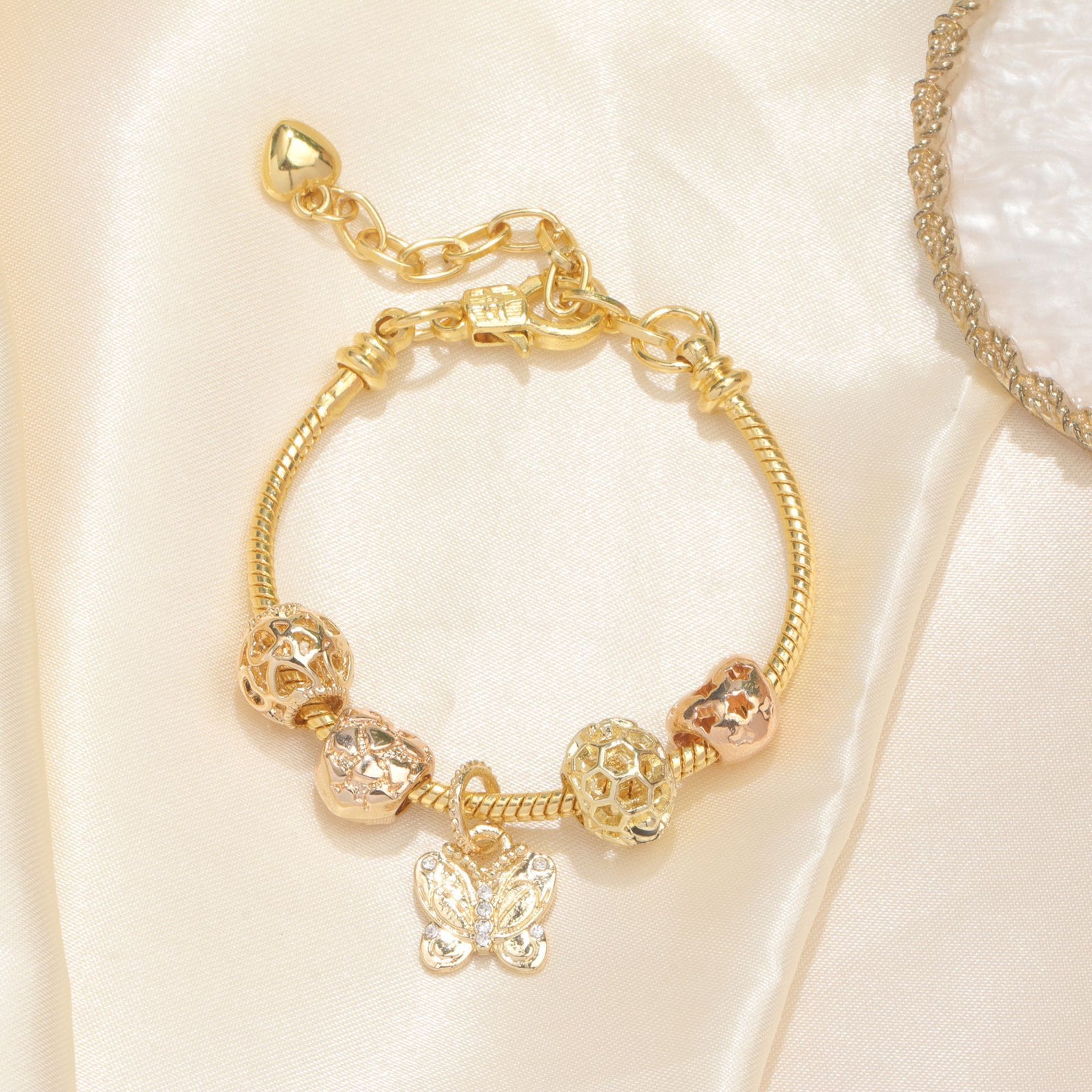 Hollow Beads Butterfly Heart Charm Bracele(yellow,19cm)