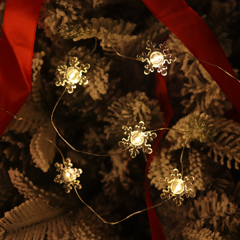 2m 20-LED Christmas Snowflake String Lights, Warm White, Battery Powered (2 x AA Batteries Required)