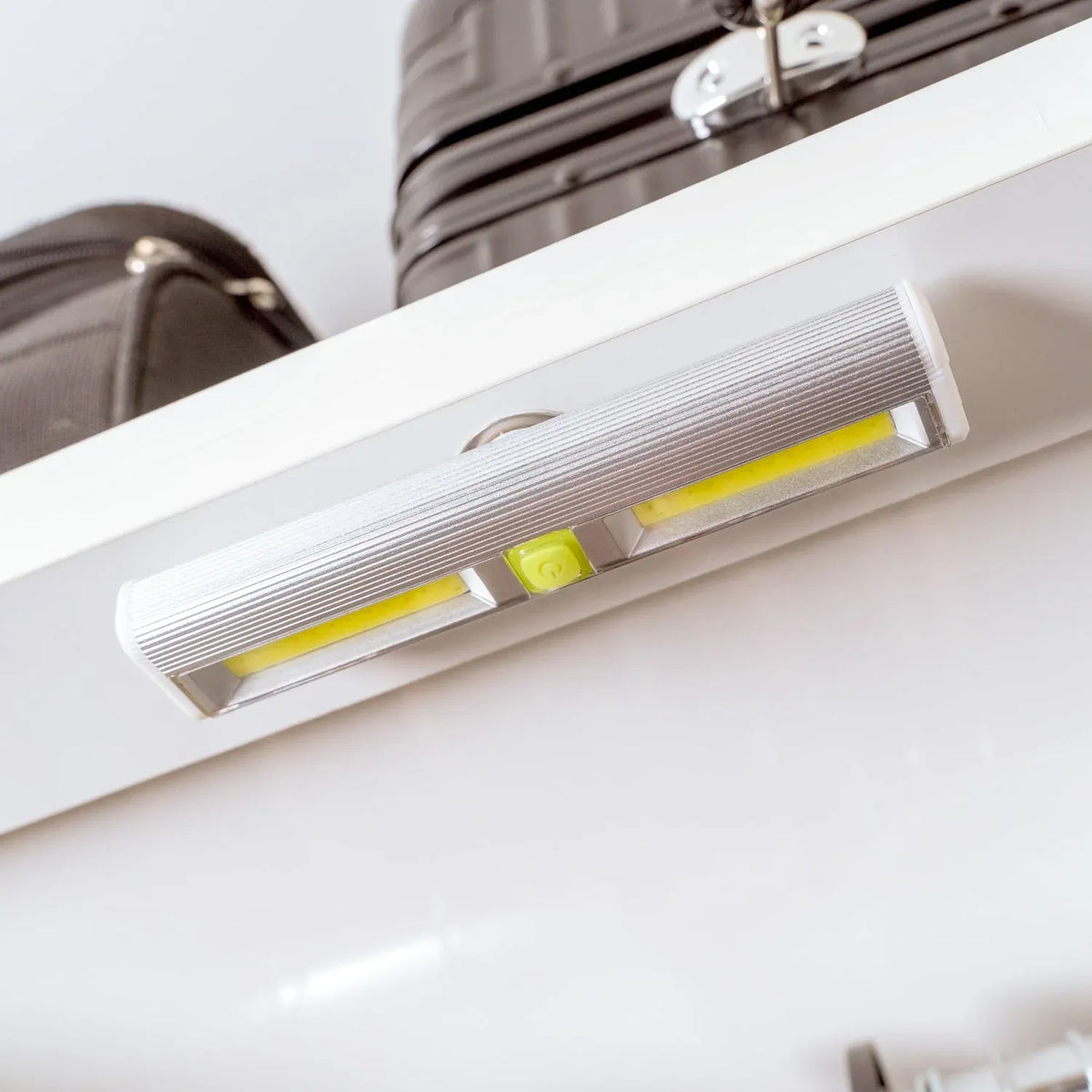 2 Pcs 200 Lumens Remote Controlled Cabinet Light Bars
