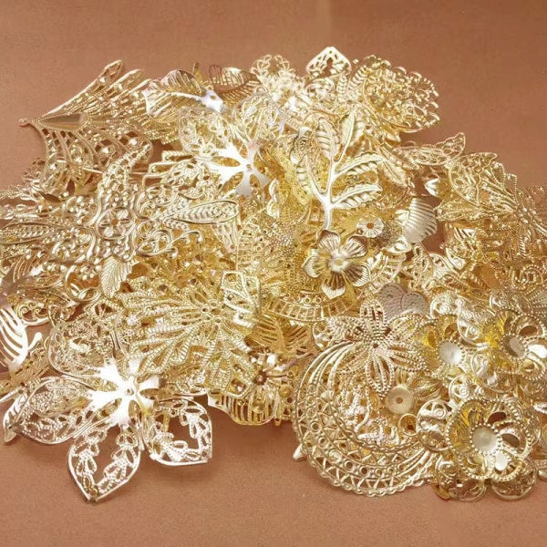 50g/lot Mixed Metal Flower Petals Filigree Wraps Clutches White