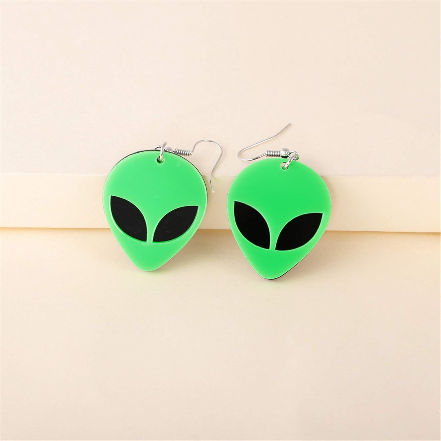 Acrylic Alien Earrings for Women Cute Funny Cartoon Green Space Head Resin Dangle Drop Statement Earrings