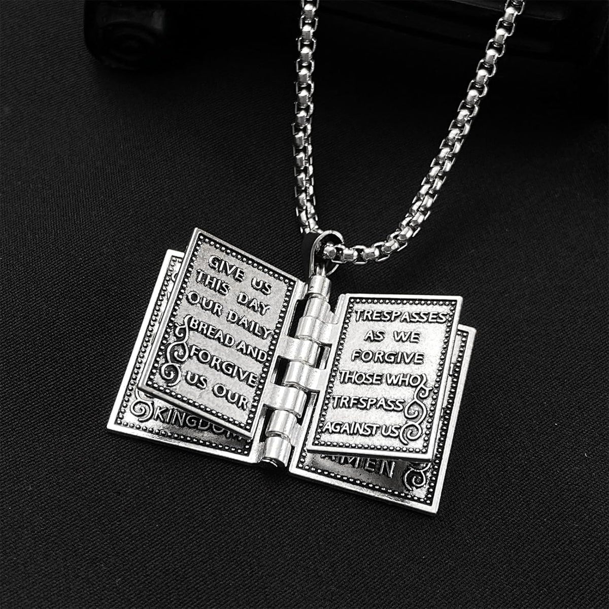 2PCS Holy Bible Book Pendant Necklace for Women Men Fashion Retro Scripture Miniature Readable Bible Openable Prayer Verse Adjustable Chain Necklace Christmas Charm Jewelry