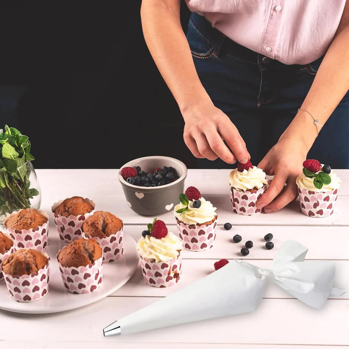 3 Pack Reusable Piping Bags, 18 Inch Cloth Pastry Bags Cake Decorating Bags Icing Piping Bag Hangable Frosting Piping Bags(White)