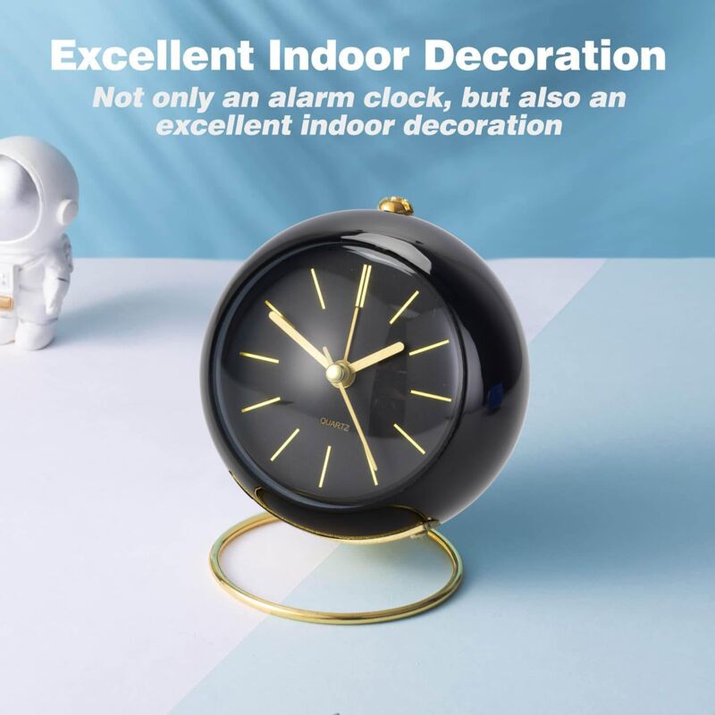 Retro Analog Alarm Clock Non-Ticking With Night Light, Silent, Battery Operated, Easy To Use And Loud Alarm