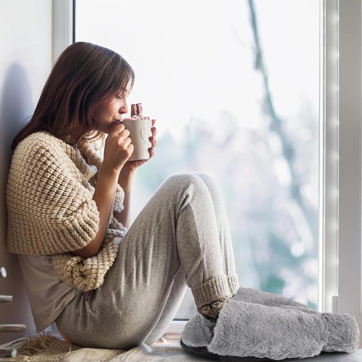 Hot Water Bottle Foot Warmer 2L Natural Rubber Leak-Proof Screw Cap Removable Washable Cover