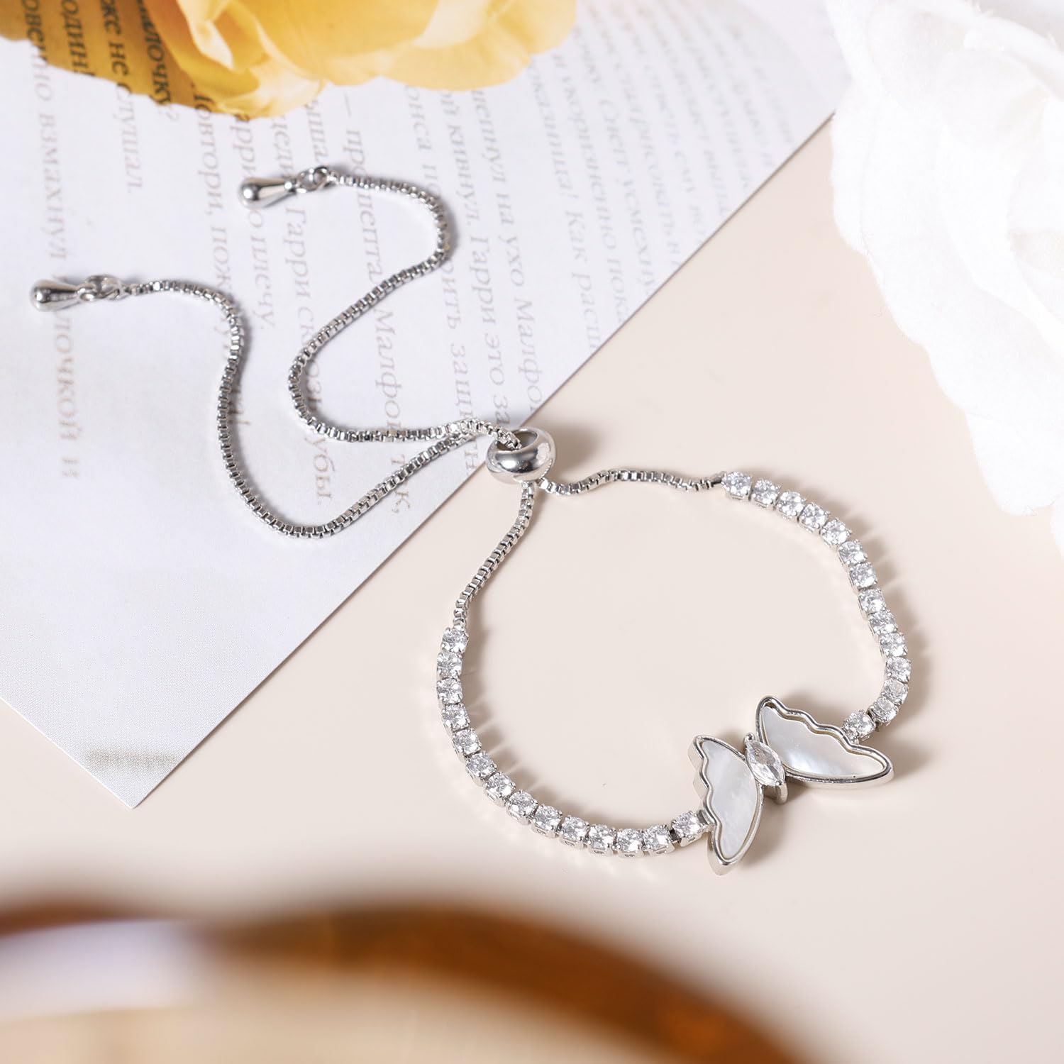 Butterfly Bracelet, Shiny Silver Bracelet Butterfly Tennis Bolo Bracelet Carved Butterfly Bracelet Simple Fashion Adjustable Bracelet Jewelry Gifts for Women