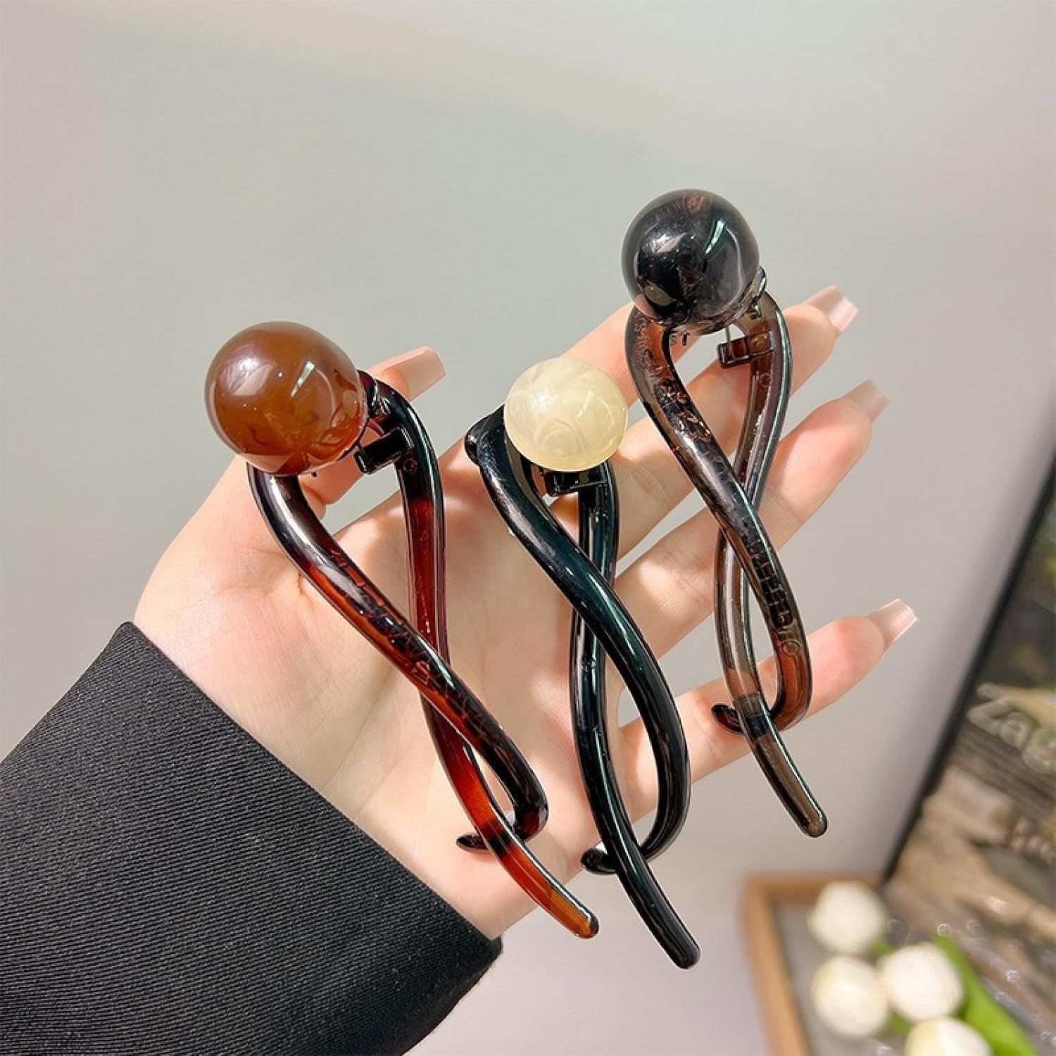 Simple retro beaded hair clip, new hair twist clip on the back of the head, fashionable and versatile headwear slotted clip